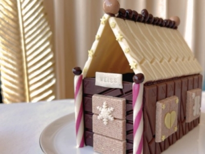 Une maison en pain d’épices en chocolat pour Noël 2023
